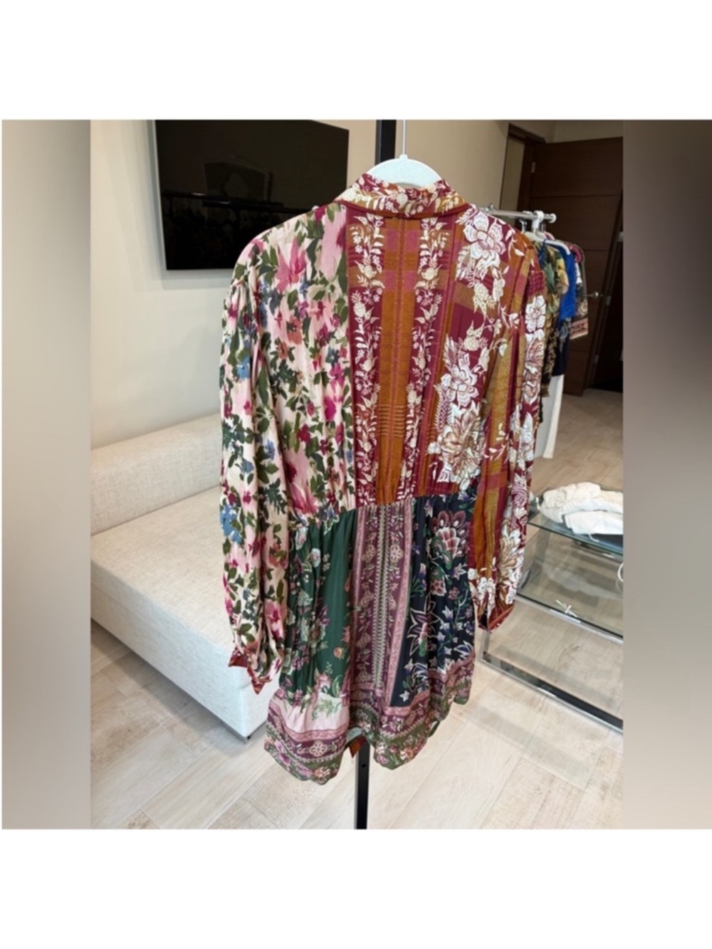 Mixed Winter Garden
Lenzing Viscose Mini Dress by farm Rio DT - Picture 11 of 15